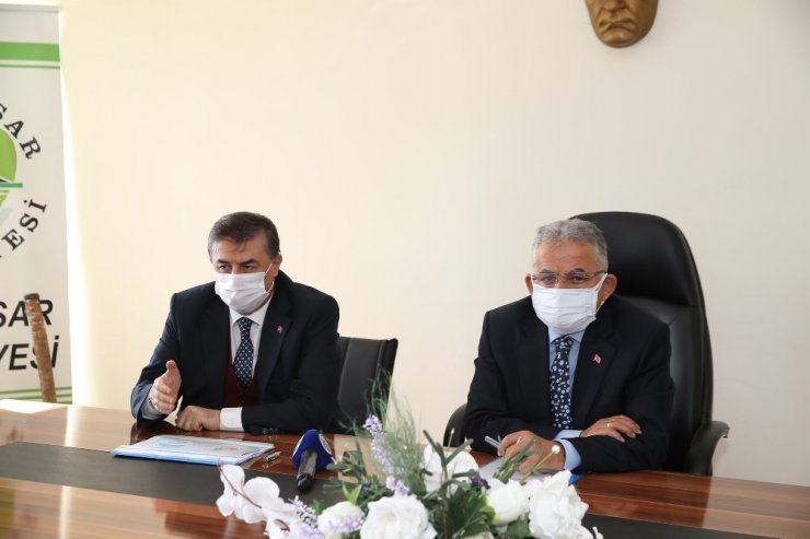 Başkan Büyükkılıç 2021 yatırımları için Yeşilhisar’da