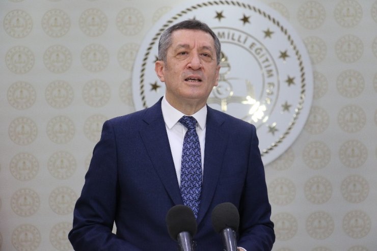 Bakan Selçuk: “1 Mart Pazartesi günü ilkokullarımızın tüm sınıf düzeyleriyle açılması kararını aldık”