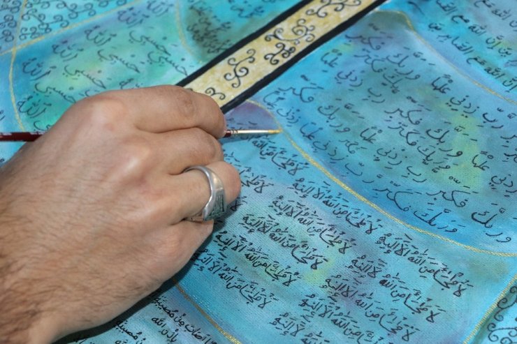 Pandemi döneminde hüsnü hat sanatıyla huzur buluyorlar