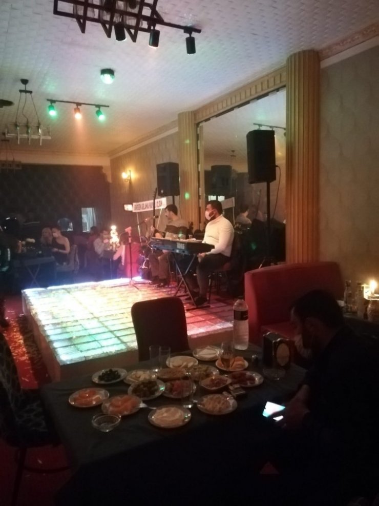 Konya’da ruhsatsız eğlence mekanındaki 56 kişiye işlem yapıldı