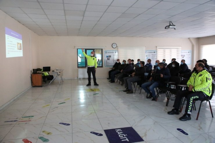 Melikgazi Belediye personeline trafik eğitimi