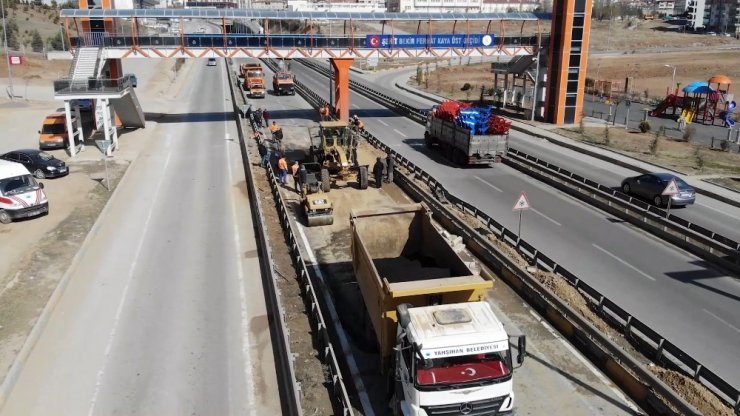 Kilit kavşaktaki çalışma 20 saat sürdü: Ankara-Kayseri kara yolu ulaşıma açıldı
