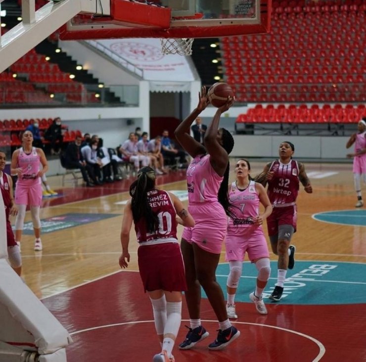 Bellona Kayseri Basketbol boyalı alanda 42 sayı buldu