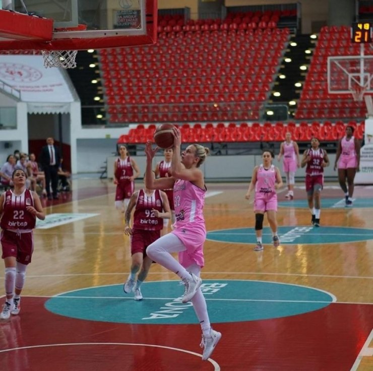 Bellona Kayseri Basketbol boyalı alanda 42 sayı buldu