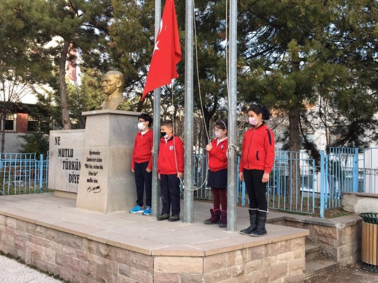 Düşük ve orta riskli bölgelerde yüz yüze eğitim başladı