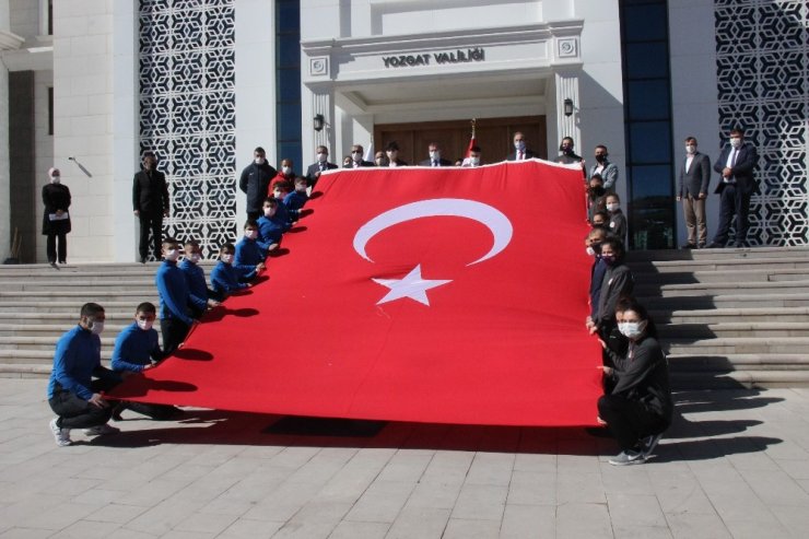 Yozgat’ta Bayrak teslim töreni düzenlendi