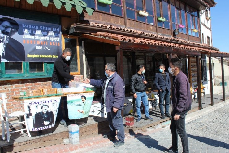 Sevenleri Müslüm Gürses’i ölüm yıl dönümünde unutmadı