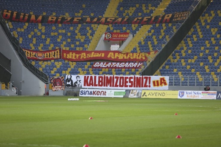 Galatasaray taraftarı vefat eden MKE Ankaragücü taraftarları Eren ve Mert’i unutmadı