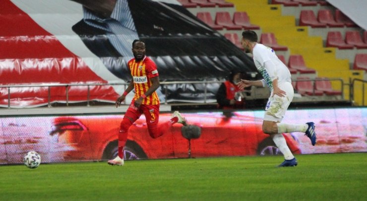 Süper Lig: Kayserispor: 0 - Çaykur Rizespor: 0 (İlk yarı)