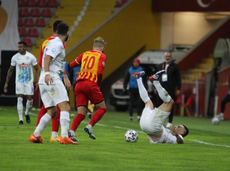 Süper Lig: Kayserispor: 0 - Çaykur Rizespor: 0 (İlk yarı)