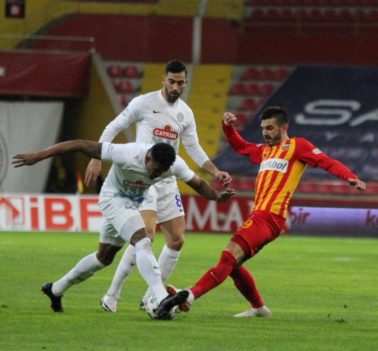 Süper Lig: Kayserispor: 0 - Çaykur Rizespor: 0 (İlk yarı)