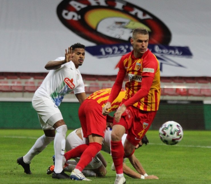Süper Lig: Kayserispor: 0 - Çaykur Rizespor: 0 (İlk yarı)
