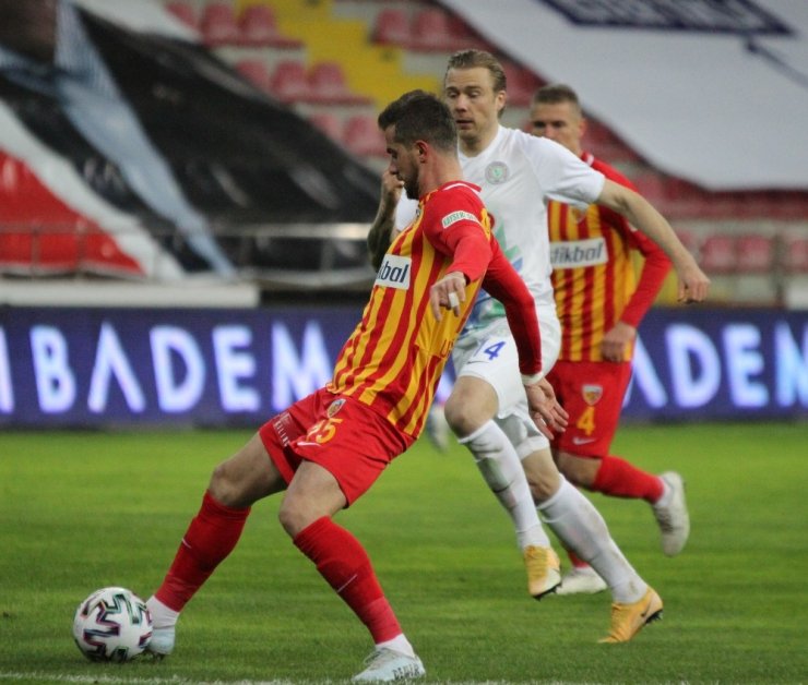 Süper Lig: Kayserispor: 2 - Çaykur Rizespor: 1 (Maç sonucu)