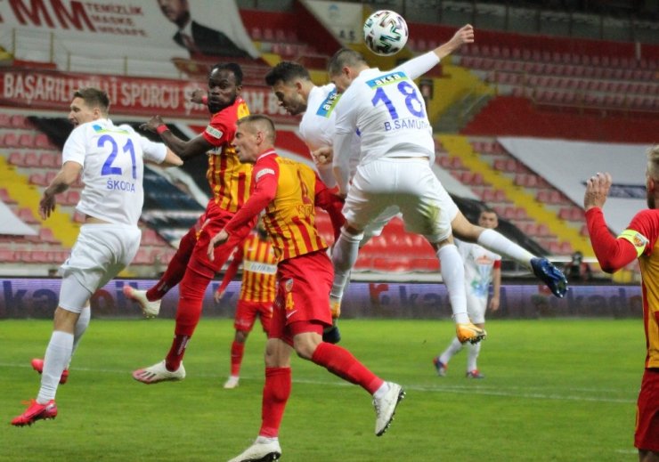 Süper Lig: Kayserispor: 2 - Çaykur Rizespor: 1 (Maç sonucu)