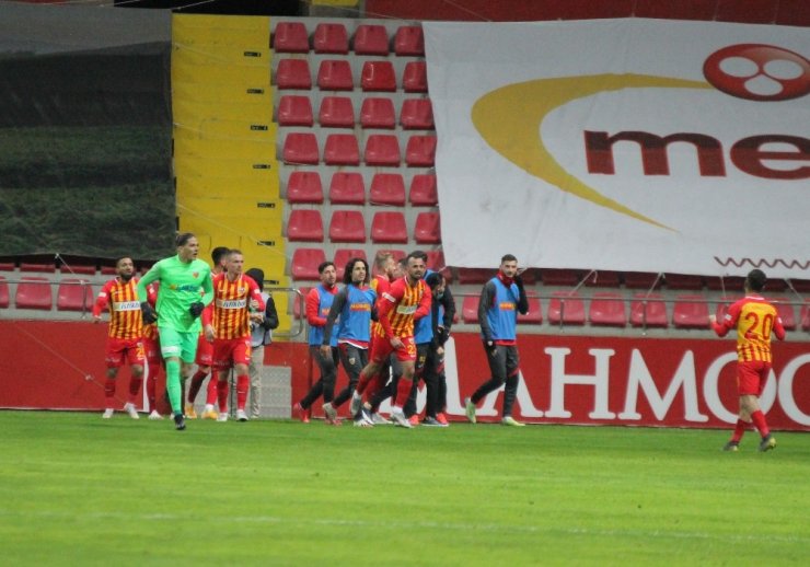 Süper Lig: Kayserispor: 2 - Çaykur Rizespor: 1 (Maç sonucu)