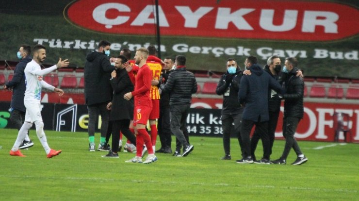 Süper Lig: Kayserispor: 2 - Çaykur Rizespor: 1 (Maç sonucu)