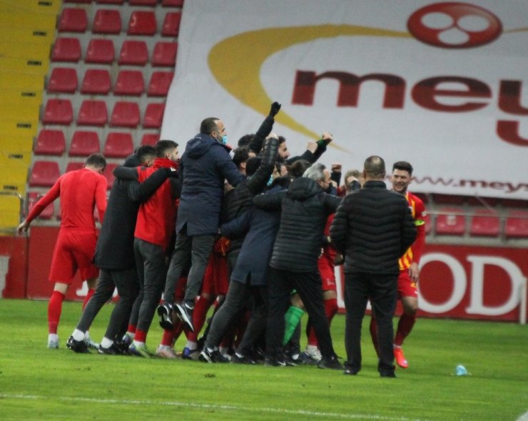 Süper Lig: Kayserispor: 2 - Çaykur Rizespor: 1 (Maç sonucu)