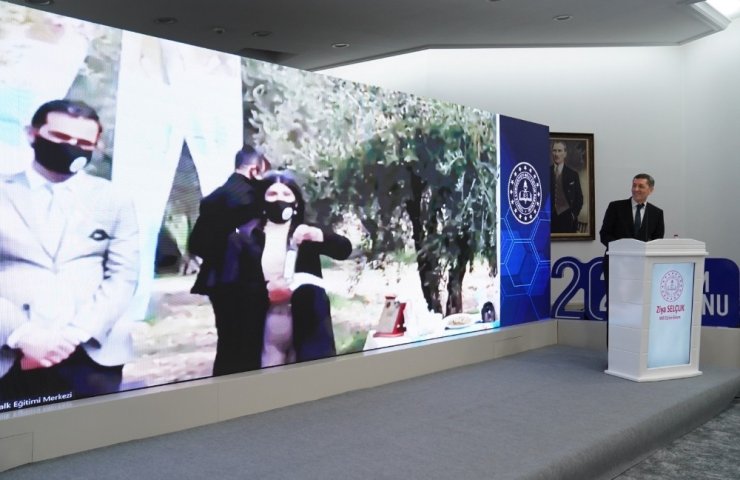 Bakanı Selçuk, “380’e yakın kurs programı hazırlandı ve hepsi hayatın gerçekleriyle uyumlu”
