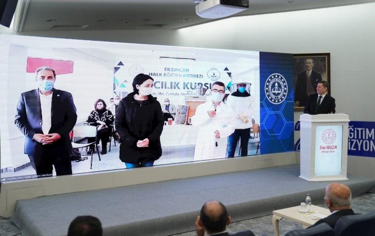Bakanı Selçuk, “380’e yakın kurs programı hazırlandı ve hepsi hayatın gerçekleriyle uyumlu”