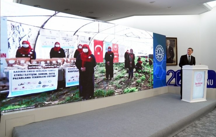 Bakanı Selçuk, “380’e yakın kurs programı hazırlandı ve hepsi hayatın gerçekleriyle uyumlu”
