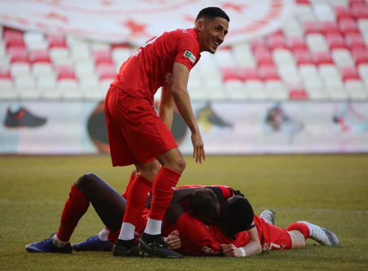 Süper Lig: DG Sivasspor: 1 - A.Hatayspor: 1 (Maç sonucu)