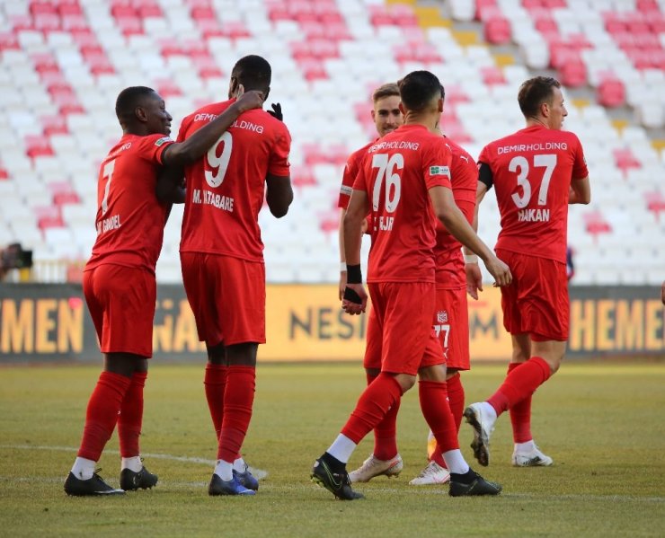 Süper Lig: DG Sivasspor: 1 - A.Hatayspor: 1 (Maç sonucu)
