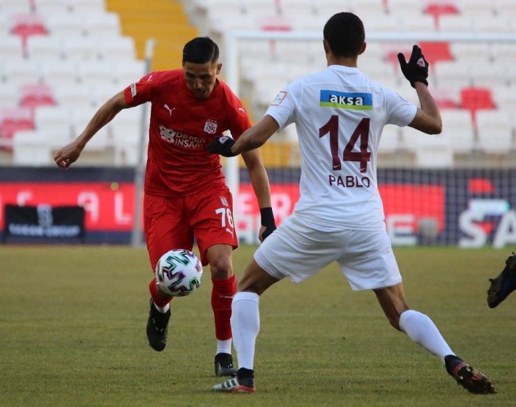 Süper Lig: DG Sivasspor: 0 - A.Hatayspor: 0 (İlk yarı)