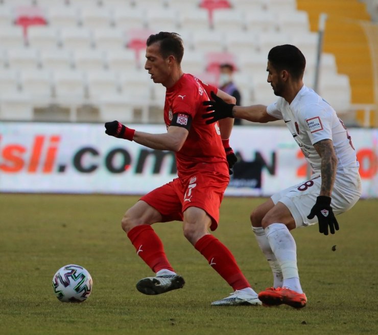 Süper Lig: DG Sivasspor: 0 - A.Hatayspor: 0 (İlk yarı)
