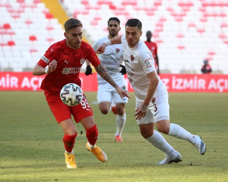 Süper Lig: DG Sivasspor: 0 - A.Hatayspor: 0 (İlk yarı)