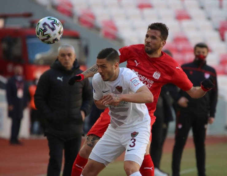 Süper Lig: DG Sivasspor: 0 - A.Hatayspor: 0 (İlk yarı)