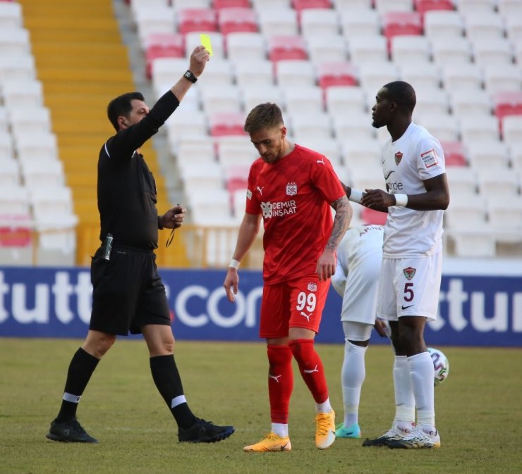 Süper Lig: DG Sivasspor: 0 - A.Hatayspor: 0 (İlk yarı)