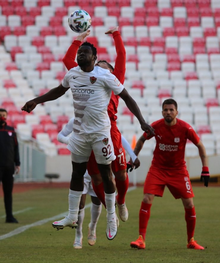 Süper Lig: DG Sivasspor: 0 - A.Hatayspor: 0 (İlk yarı)