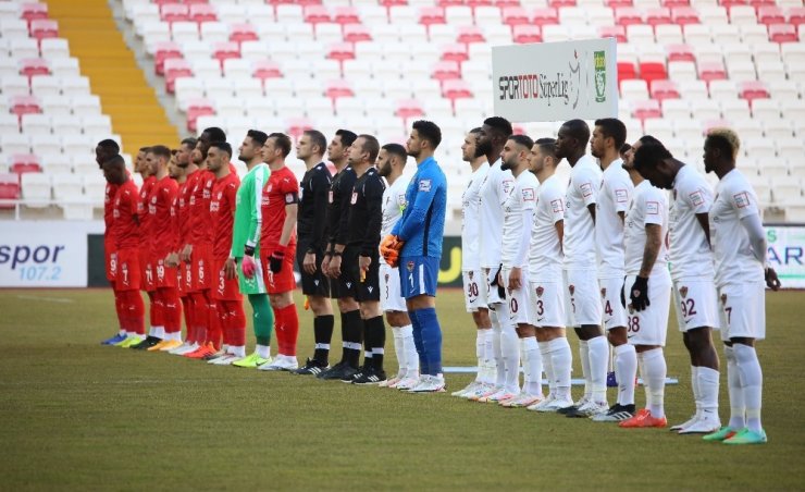 Süper Lig: DG Sivasspor: 0 - A.Hatayspor: 0 (Maç devam ediyor)