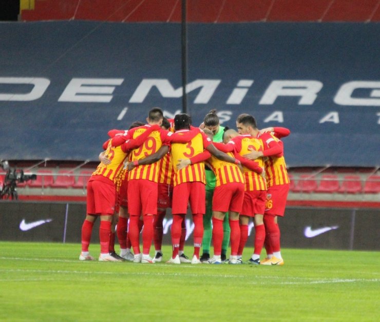 Süper Lig: Kayserispor: 0 - Çaykur Rizespor: 0 (Maç devam ediyor)