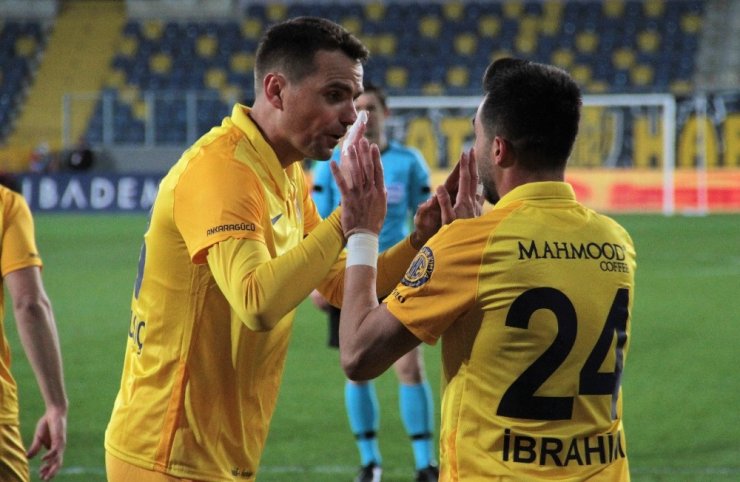 Süper Lig: MKE Ankaragücü: 2 - Galatasaray: 1 (Maç sonucu)