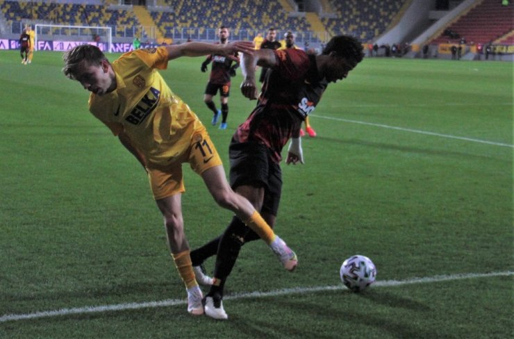 Süper Lig: MKE Ankaragücü: 1 - Galatasaray: 0 (İlk yarı)