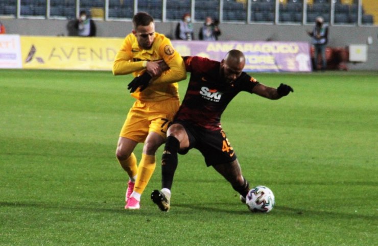 Süper Lig: MKE Ankaragücü: 1 - Galatasaray: 0 (İlk yarı)