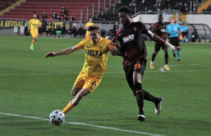 Süper Lig: MKE Ankaragücü: 1 - Galatasaray: 0 (İlk yarı)