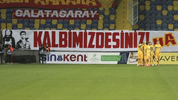 Süper Lig: MKE Ankaragücü: 1 - Galatasaray: 0 (İlk yarı)