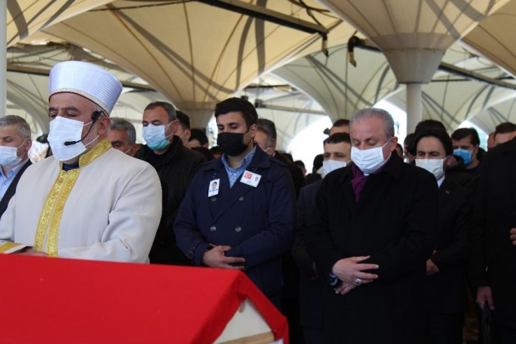 TBMM Başkanı Şentop protokol sorumlusu Yunus Şeker’in eşinin cenaze törenine katıldı
