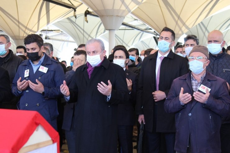 TBMM Başkanı Şentop protokol sorumlusu Yunus Şeker’in eşinin cenaze törenine katıldı
