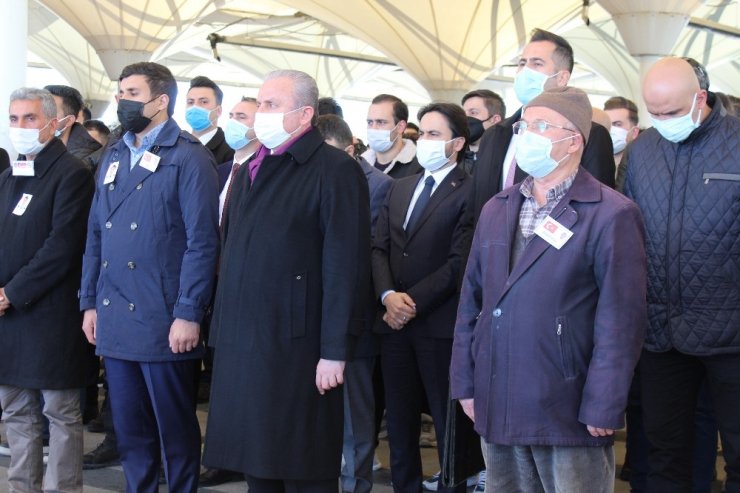 TBMM Başkanı Şentop protokol sorumlusu Yunus Şeker’in eşinin cenaze törenine katıldı