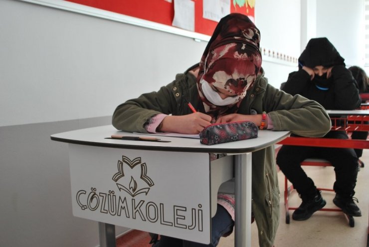 Öğrenciler Çözüme Giriş Sınavına yoğun ilgi gösterdi