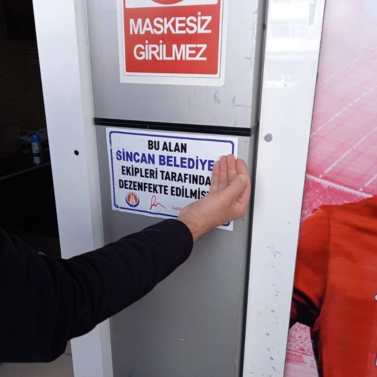 Sincan’da yeniden açılan iş yerleri dezenfekte edildi