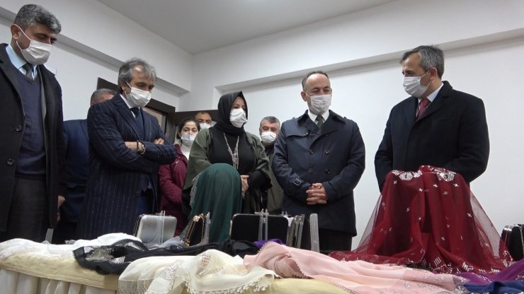 Kırıkkale’de kadınlar ‘Mahalle Konakları’nda üretip ev ekonomilerine katkı sağlıyor