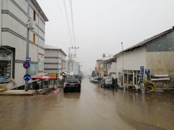 Eskişehir’de yüksek kesimlere kar yağdı