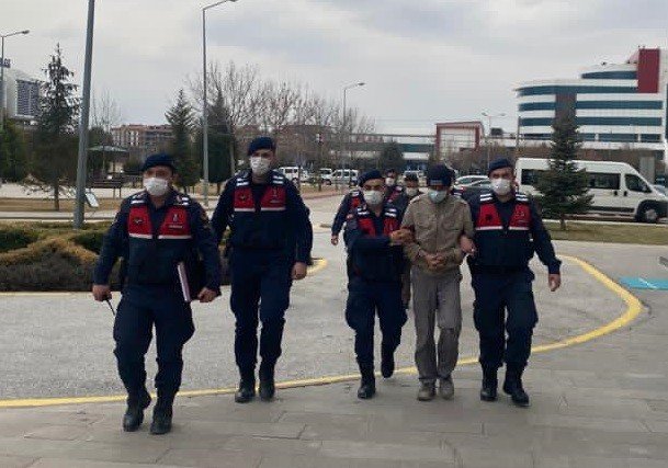 Konya’da sulama borusu hırsızları yakalandı