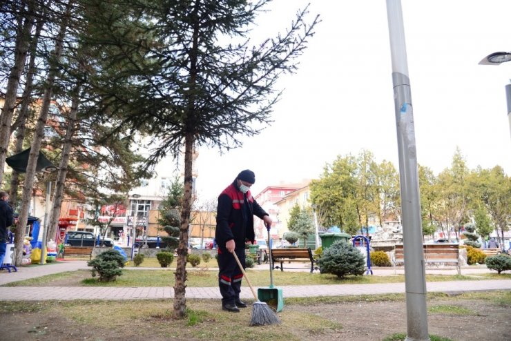 Kahramankazan Belediyesi’nden parklara bahar dokunuşu