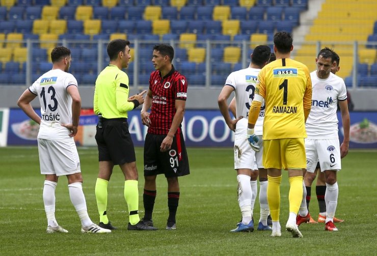 Süper Lig: Gençlerbirliği: 0 - Kasımpaşa: 0 (İlk yarı)