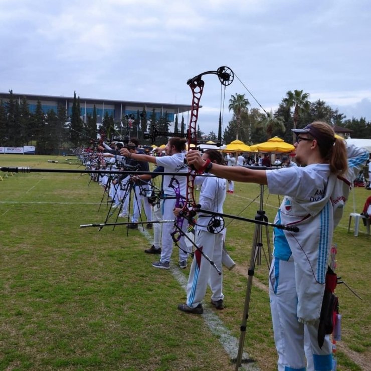 Anadolu Üniversitesi Okçuluk Takımı sporcuları Türkiye birincisi oldu